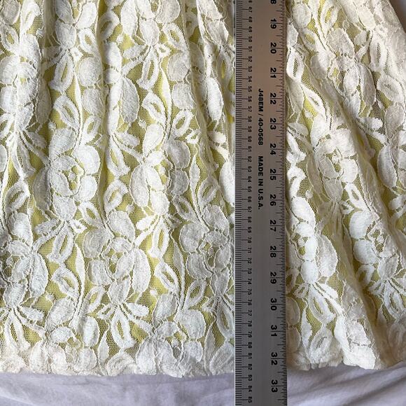 Xhilaration Women’s Lace Dress size M ShortSleeve KneeLength Floral White Green - Picture 5 of 9